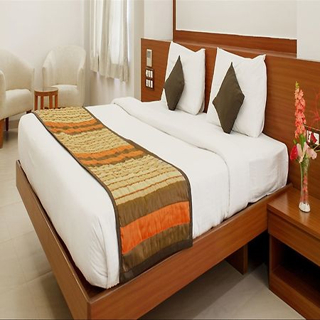Hotel Mint Montvert Baner Pune Exterior photo